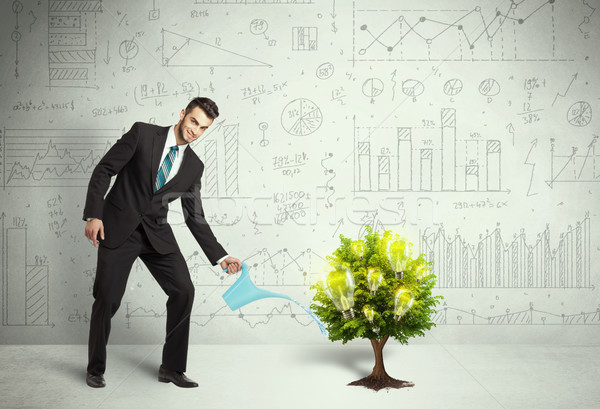 [[stock_photo]]: Homme · d'affaires · eau · ampoule · croissant · arbre