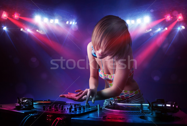 Tinédzser lemezek tömeg színpad lány buli Stock fotó © ra2studio