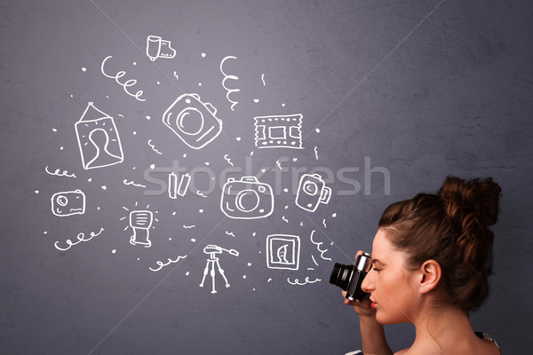Fotograf dziewczyna strzelanie fotografii ikona młodych Zdjęcia stock © ra2studio