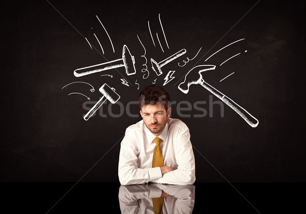 Depressiv Geschäftsmann Sitzung Hammer jungen weiß Stock foto © ra2studio