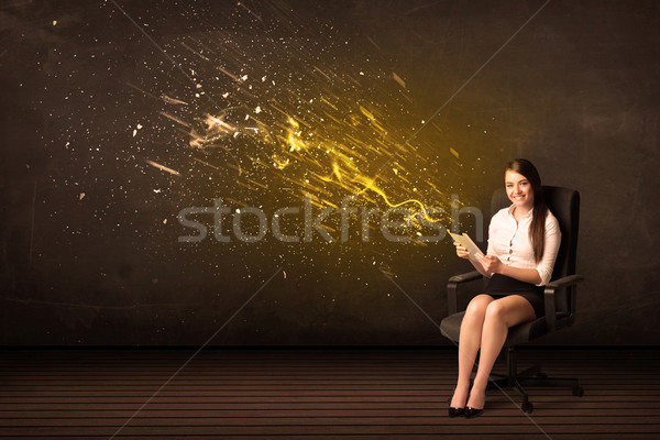 Mujer de negocios tableta energía explosión negocios oficina Foto stock © ra2studio