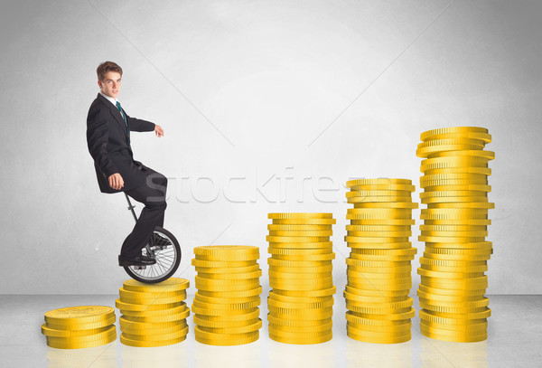 Foto stock: Homem · de · negócios · equitação · para · cima · moeda · gráfico · dinheiro