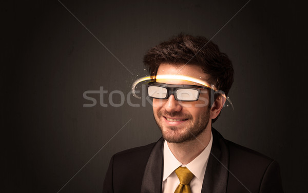Zdjęcia stock: Przystojny · mężczyzna · patrząc · futurystyczny · wysoki · tech · okulary