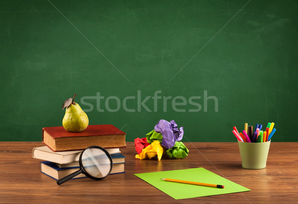 Stock foto: Schule · Schreibtisch · leer · Tafel · Zurück · in · die · Schule · Tafel