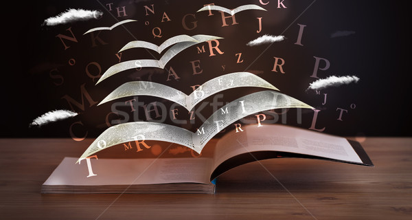 Stockfoto: Brieven · vliegen · uit · boek