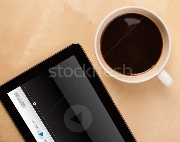 Munkahely táblagép mutat média játékos csésze Stock fotó © ra2studio