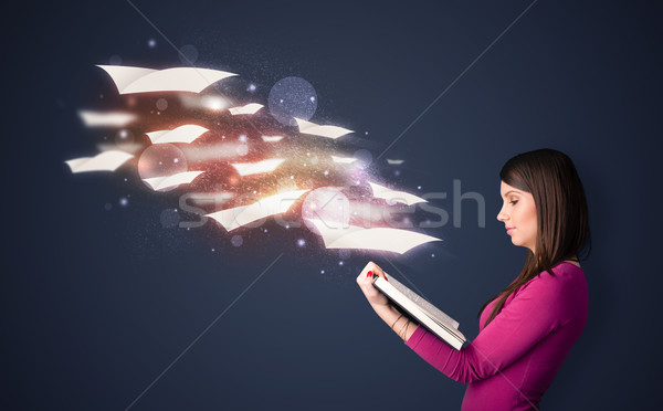 [[stock_photo]]: Jeunes · dame · lecture · livre · battant · sur