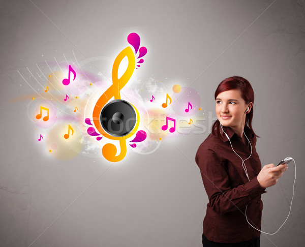 Ziemlich Mädchen singen Musik hören Musiknoten heraus Stock foto © ra2studio