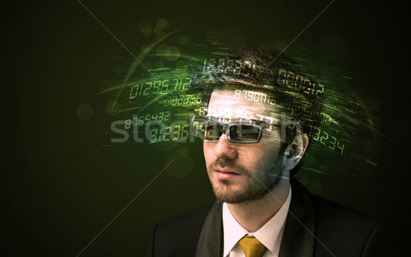 Foto stock: Hombre · de · negocios · mirando · alto · tecnología · número · ordenador