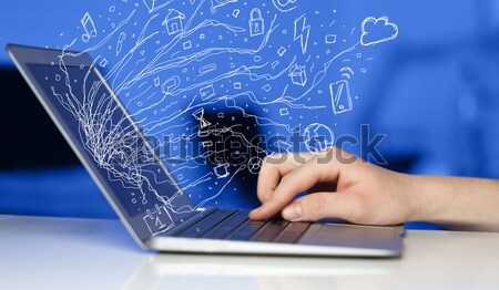 Foto d'archivio: Uomo · notebook · computer · portatile · doodle · icona
