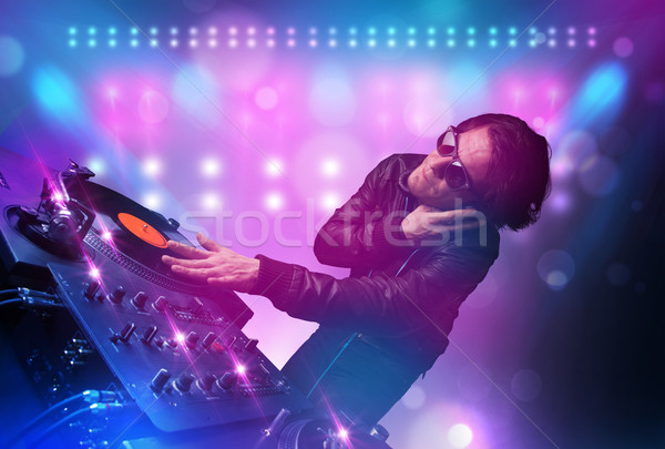 Disc jockey música tocadiscos etapa luces jóvenes Foto stock © ra2studio