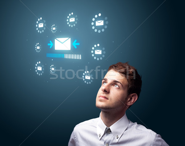 Om de afaceri virtual mesaje tip icoane Imagine de stoc © ra2studio