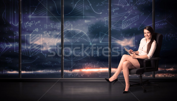 Femeie de afaceri comprimat birou cameră grafic Imagine de stoc © ra2studio