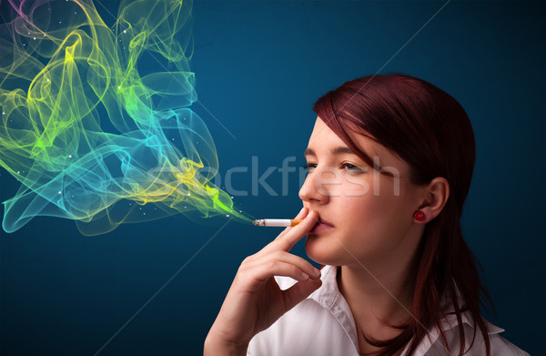 Stock foto: Ziemlich · Dame · Rauchen · Zigarette · farbenreich · Rauch