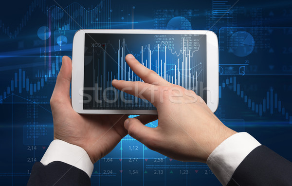 Kéz tabletta pénzügyi beszámoló első személy felhő alapú technológia Stock fotó © ra2studio
