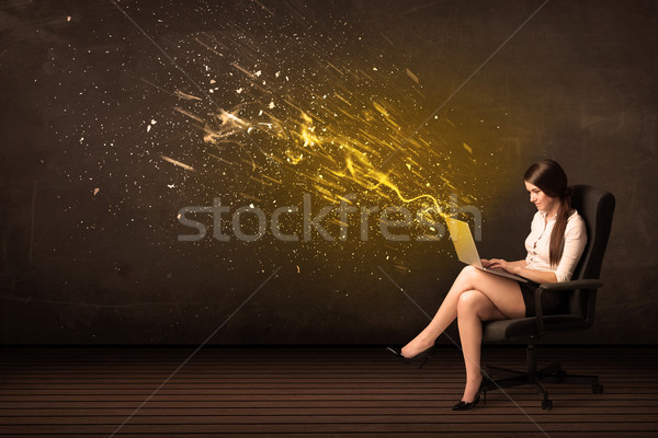 üzletasszony laptop energia robbanás üzlet iroda Stock fotó © ra2studio