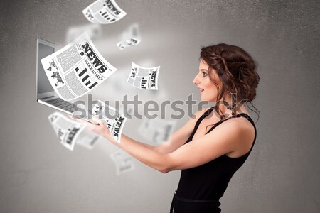 Casual mulher jovem caderno leitura explosivo novo Foto stock © ra2studio