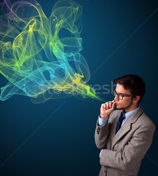 Foto stock: Hombre · guapo · fumar · cigarrillo · colorido · humo · guapo