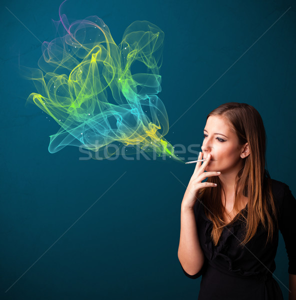 Stock foto: Ziemlich · Dame · Rauchen · Zigarette · farbenreich · Rauch