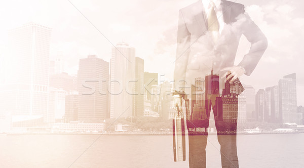 Foto stock: Empresário · em · pé · cityscape · quente · luz · negócio