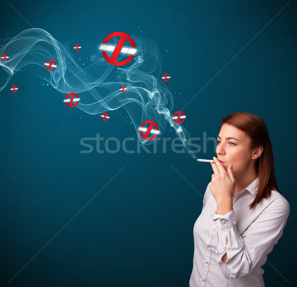 Fiatal nő dohányzás veszélyes cigaretta dohányozni tilos feliratok Stock fotó © ra2studio