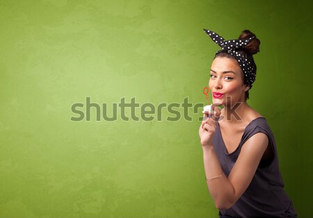 Mooie vrouw zeepbel exemplaar ruimte groene vrouw Stockfoto © ra2studio