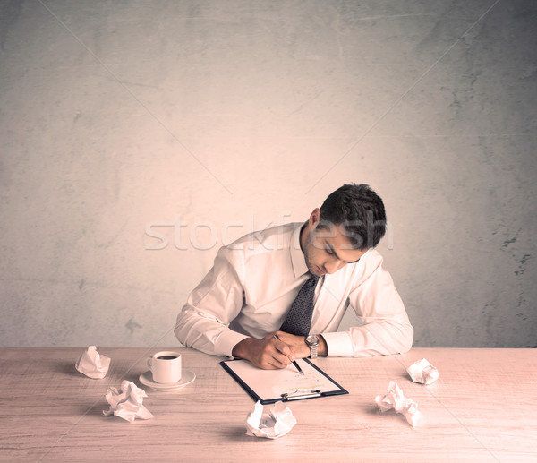 Geschäftsmann arbeiten jungen Büroangestellte Sitzung Stock foto © ra2studio