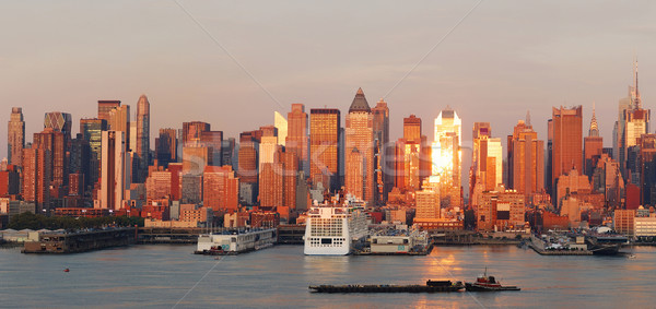 New York naplemente Manhattan sziluett panoráma felhőkarcolók Stock fotó © rabbit75_sto