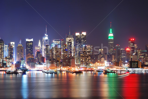 Városi éjszakai város jelenet Empire State Building New York Manhattan Stock fotó © rabbit75_sto