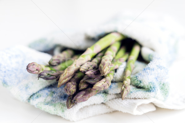 Fraîches asperges cuisine drap peu profond [[stock_photo]] © rafalstachura