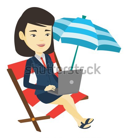 Foto stock: Empresária · trabalhando · laptop · praia · mulher · de · negócios · sessão