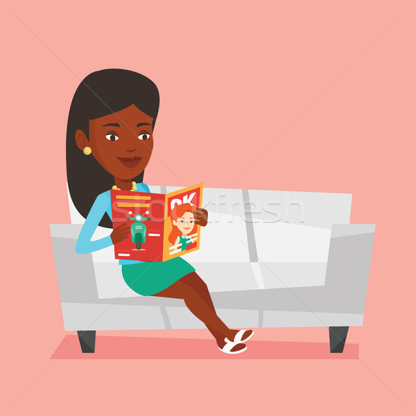 Vrouw lezing magazine sofa vergadering Stockfoto © RAStudio