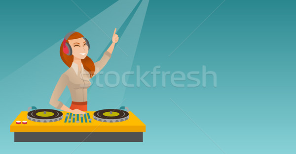 音樂 唱盤 年輕 女 播放 甲板 商業照片 © RAStudio