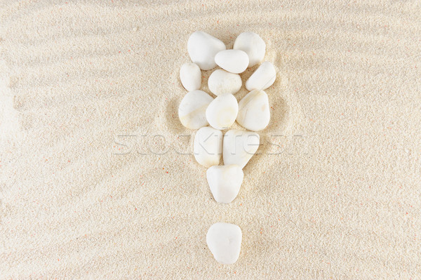 Ausrufezeichen Steine Sand Hintergrund Schreiben Stein Stock foto © raywoo