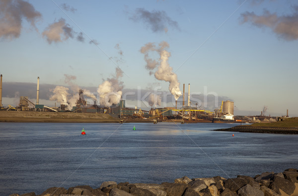 Fabrika buhar mavi gökyüzü su Bina inşaat Stok fotoğraf © rbouwman