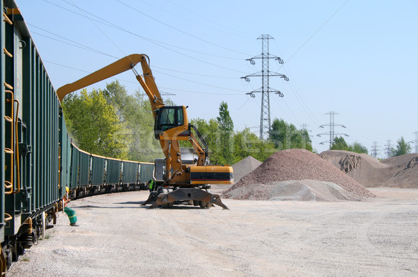 Stok fotoğraf: Sahne · ekskavatör · teknoloji · tren · taş · endüstriyel