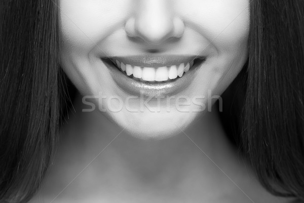 Femeie zâmbet albirea dintilor femeie frumoasa zâmbet faţă Imagine de stoc © restyler