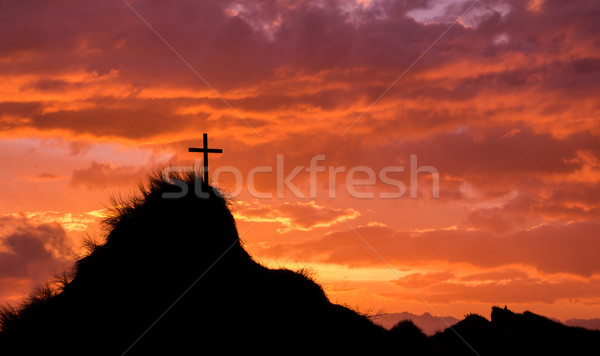 Pôr do sol atravessar colina topo alto céu Foto stock © rghenry