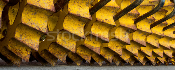 Tekerlekler sarı çiftlik kir endüstriyel Stok fotoğraf © rghenry