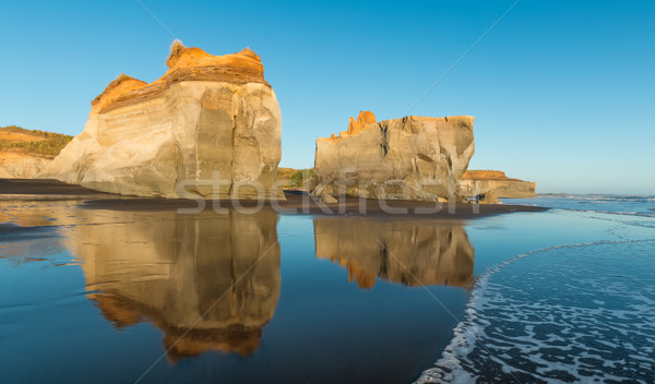 Eiland rotsen erosie zee wassen weg Stockfoto © rghenry