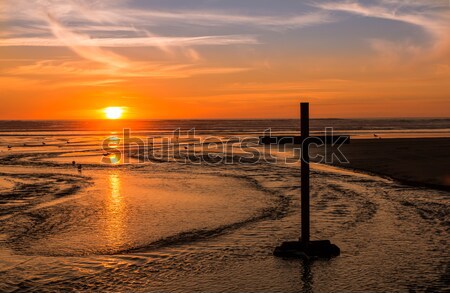 Niski fala zbawienie czarny krzyż plaży Zdjęcia stock © rghenry