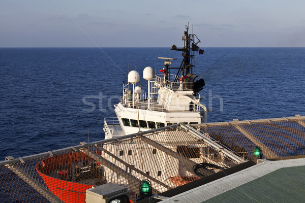 Suministrar barco costa afuera agua mar Foto stock © ribeiroantonio