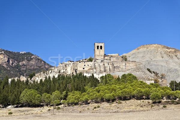 Stok fotoğraf: Terkedilmiş · tepe · kasaba · İspanya · kuzey · manzara