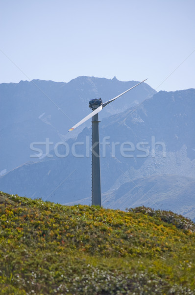 Stok fotoğraf: Dağ · rüzgar · türbini · yüksek · tedarik · enerji · uzak