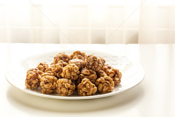 [[stock_photo]]: Sweet · arachide · plaque · table · lumière · naturelle