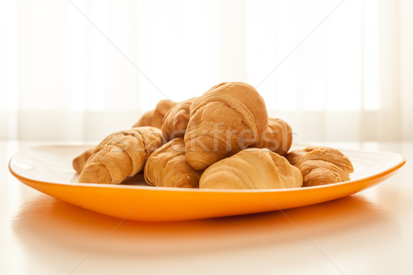 Croissants blanche plaque mini table lumière naturelle [[stock_photo]] © robinsonthomas
