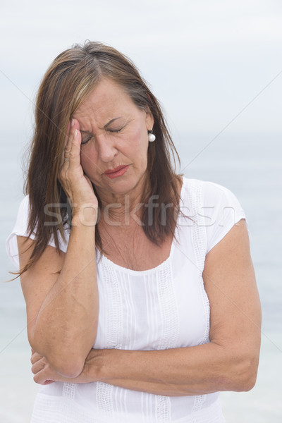 Frau Menopause Stress Porträt anziehend reife Frau Stock foto © roboriginal