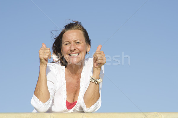 Positivo mulher madura ao ar livre retrato belo Foto stock © roboriginal