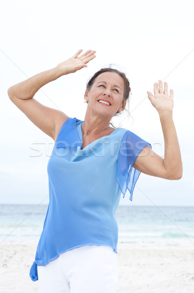 Portret przyjazny starsza kobieta niebieski bluzka piękna Zdjęcia stock © roboriginal