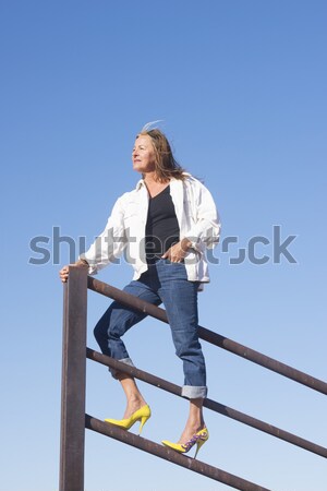 Gelukkig sexy vrouw outdoor portret rijpe vrouw Stockfoto © roboriginal